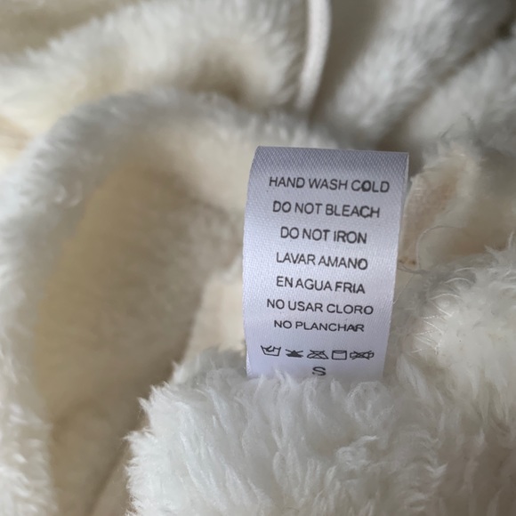 Roma Concept soft fuzzy sweater size Small - Picture 8 of 8